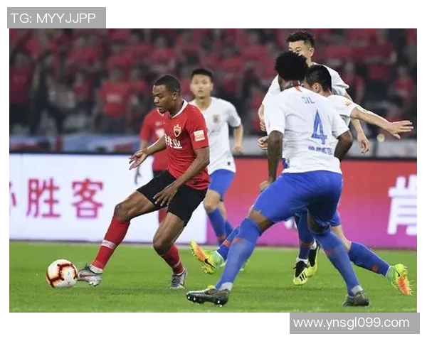 深圳足球队速度之美全方位点评展现球队风采与战术魅力 深圳足球队速度之美全方位点评展现球队风采与战术魅力